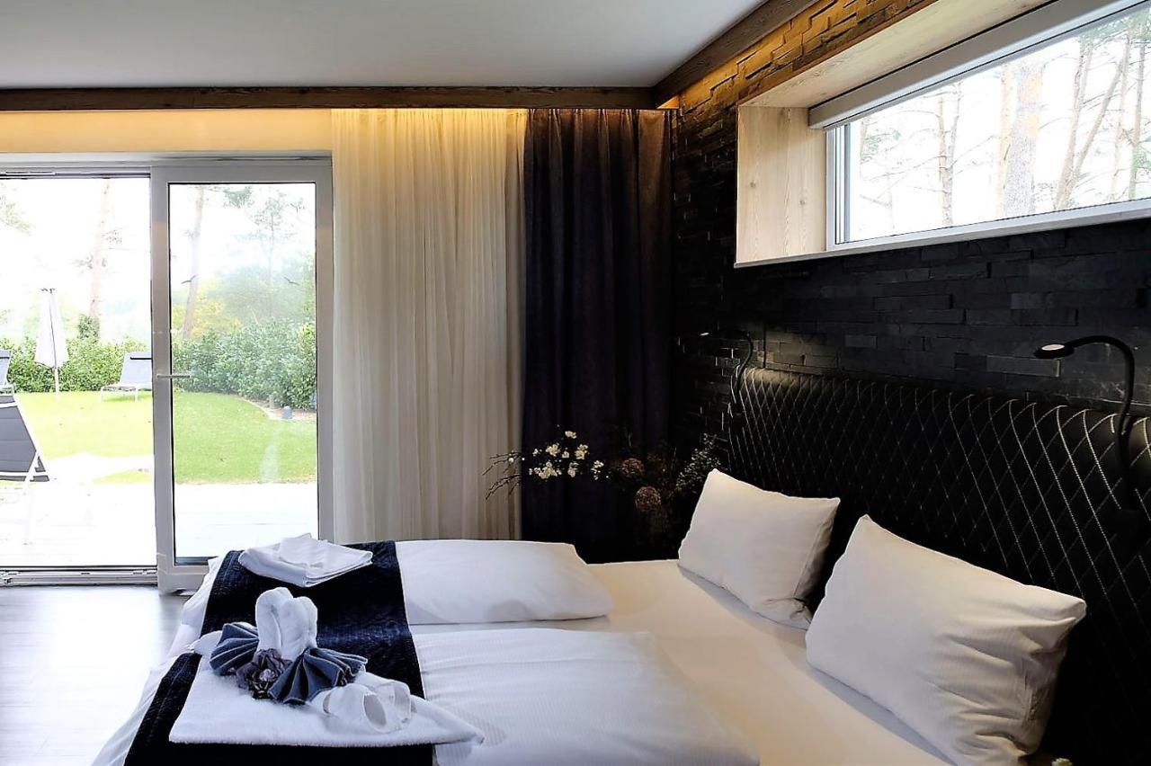 Art & Galerie Hotel Lenz Plauer See Fuenfseen ภายนอก รูปภาพ