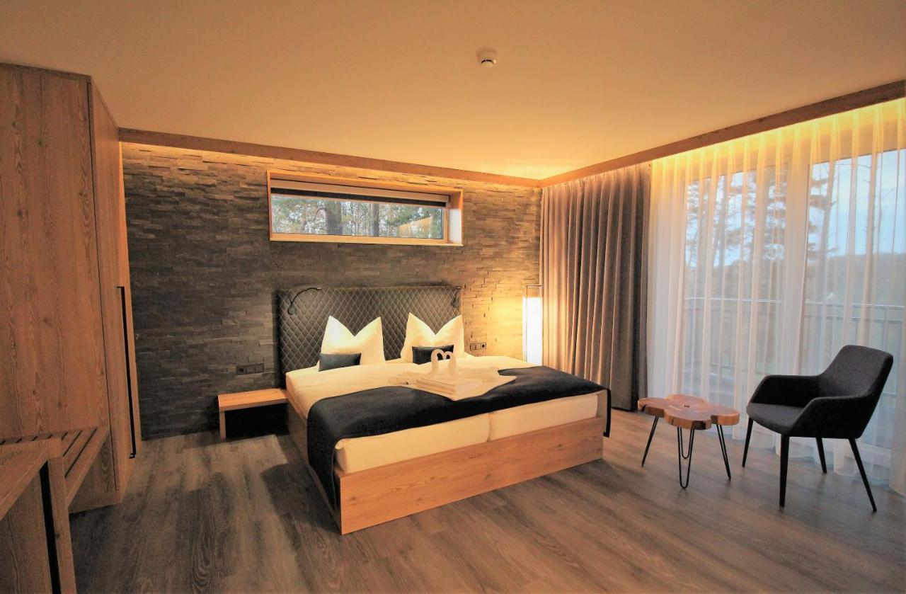 Art & Galerie Hotel Lenz Plauer See Fuenfseen ภายนอก รูปภาพ