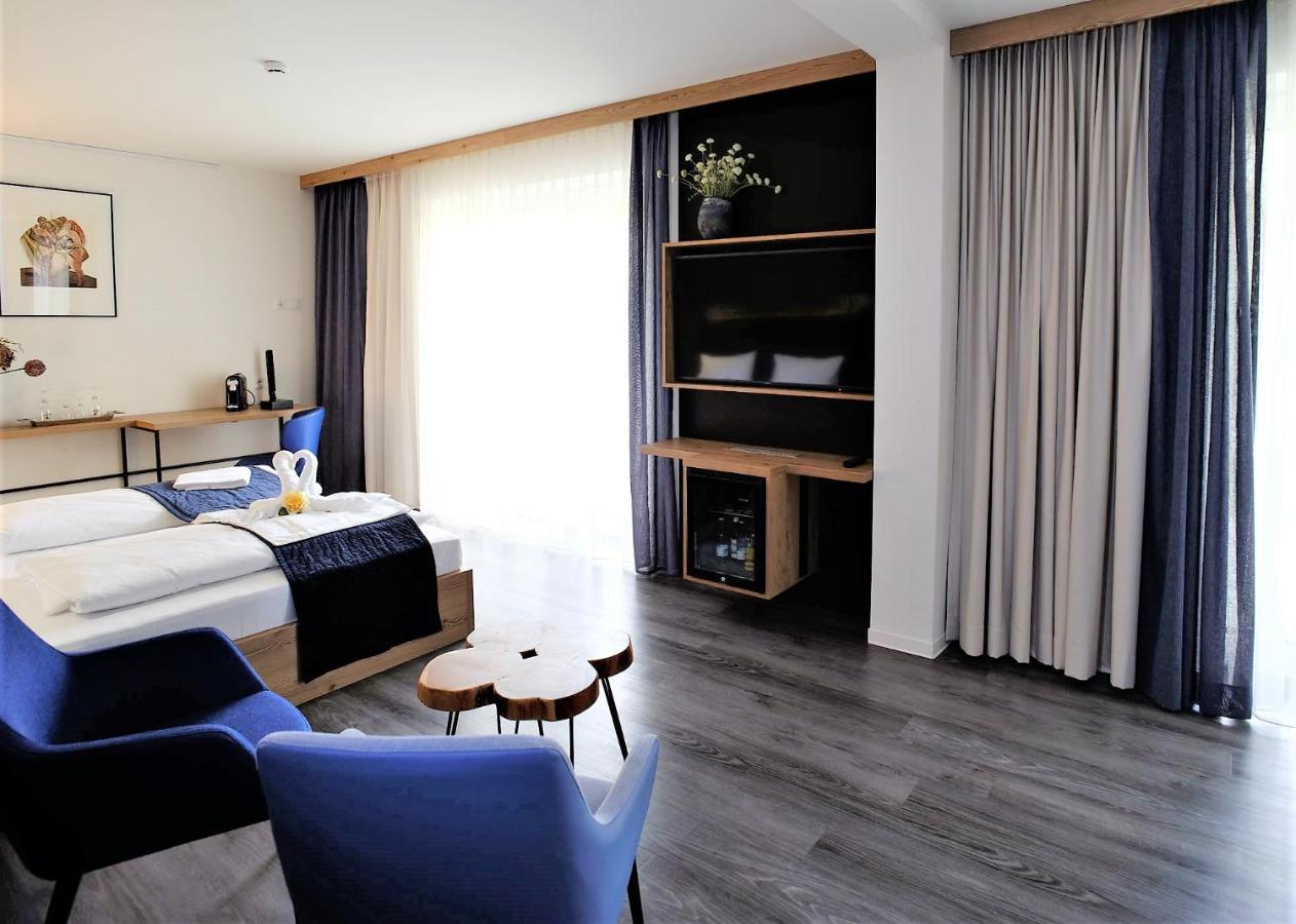 Art & Galerie Hotel Lenz Plauer See Fuenfseen ภายนอก รูปภาพ