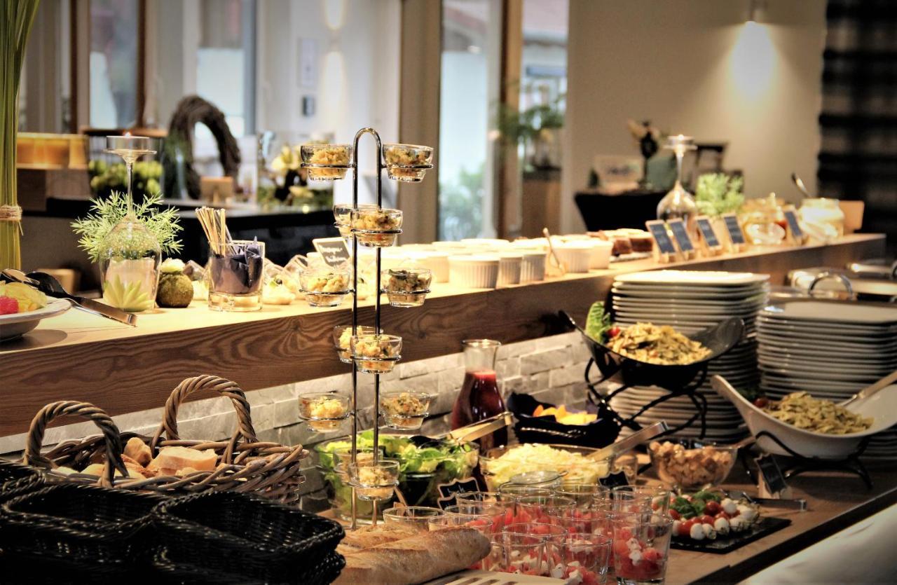 Art & Galerie Hotel Lenz Plauer See Fuenfseen ภายนอก รูปภาพ