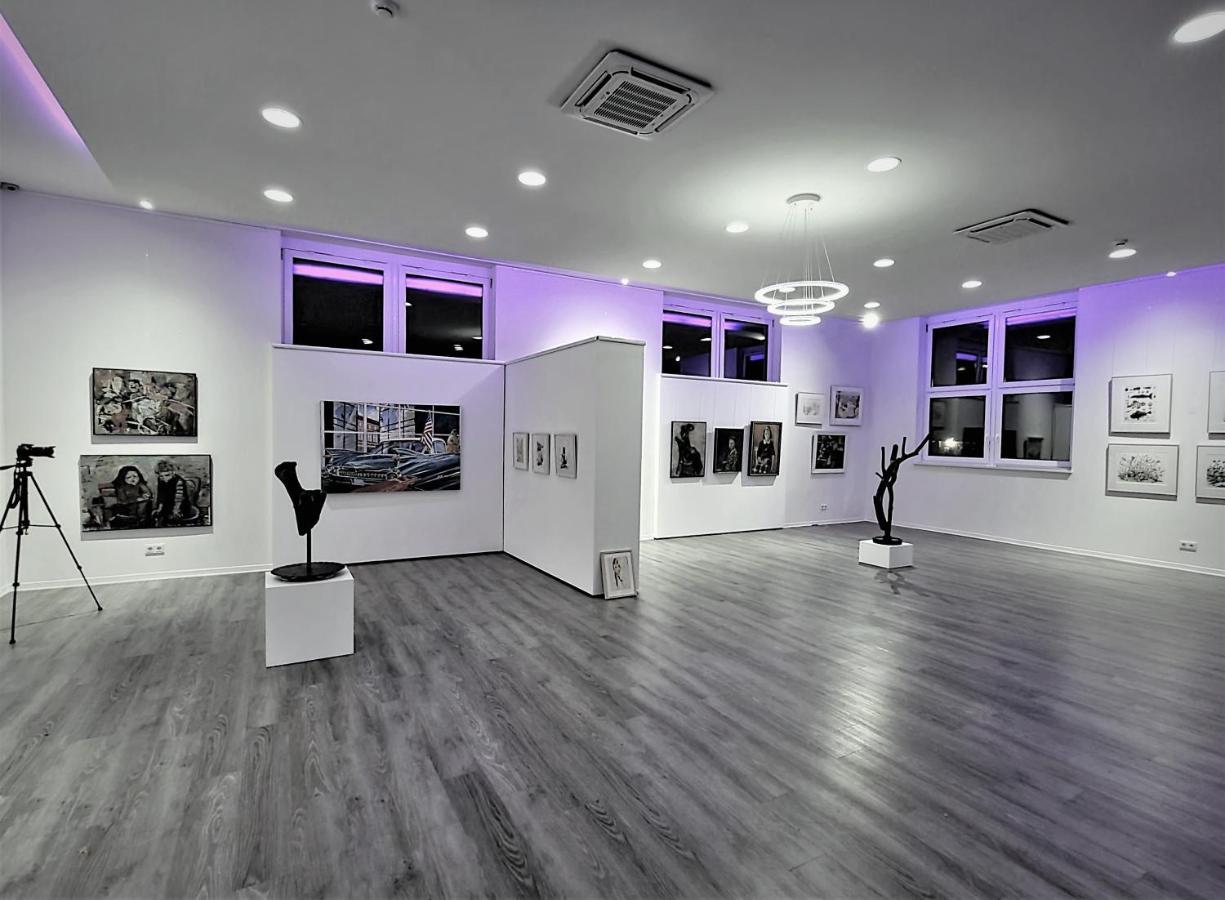 Art & Galerie Hotel Lenz Plauer See Fuenfseen ภายนอก รูปภาพ
